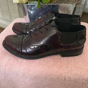 Size 8 Crown Vintage women’s loafers